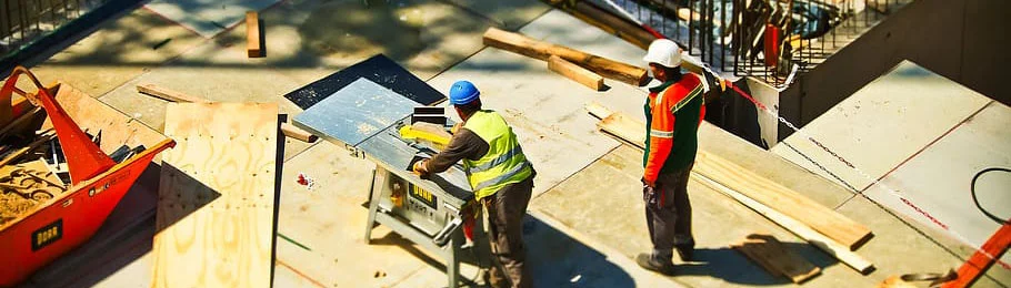 bow-valley-safety-site-workers.jpg