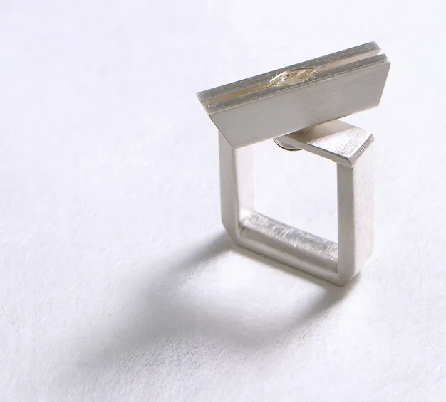 Ring in Silber mit Diamant-Navette