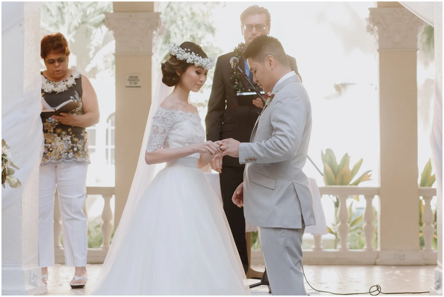 Honolulu Hawaii Wedding, Honolulu Hawaii Wedding Photographer, Cafe Julia Wedding in Hawaii, Hawaii Wedding Photographer, Hawaii Wedding Photos, Hawaii Elopement, Honolulu Photographer