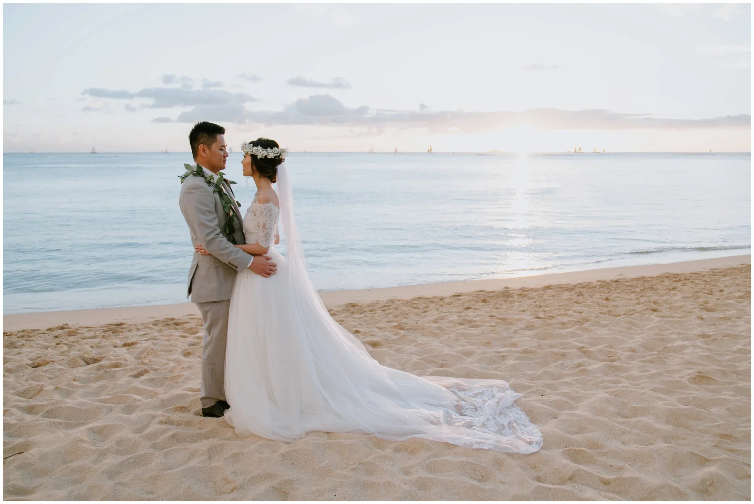 Honolulu Hawaii Wedding, Honolulu Hawaii Wedding Photographer, Cafe Julia Wedding in Hawaii, Hawaii Wedding Photographer, Hawaii Wedding Photos, Hawaii Elopement, Honolulu Photographer