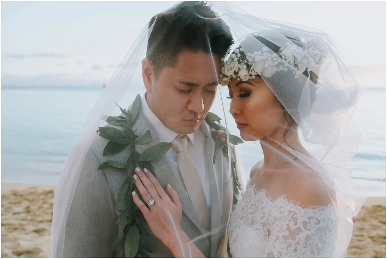 Honolulu Hawaii Wedding, Honolulu Hawaii Wedding Photographer, Cafe Julia Wedding in Hawaii, Hawaii Wedding Photographer, Hawaii Wedding Photos, Hawaii Elopement, Honolulu Photographer