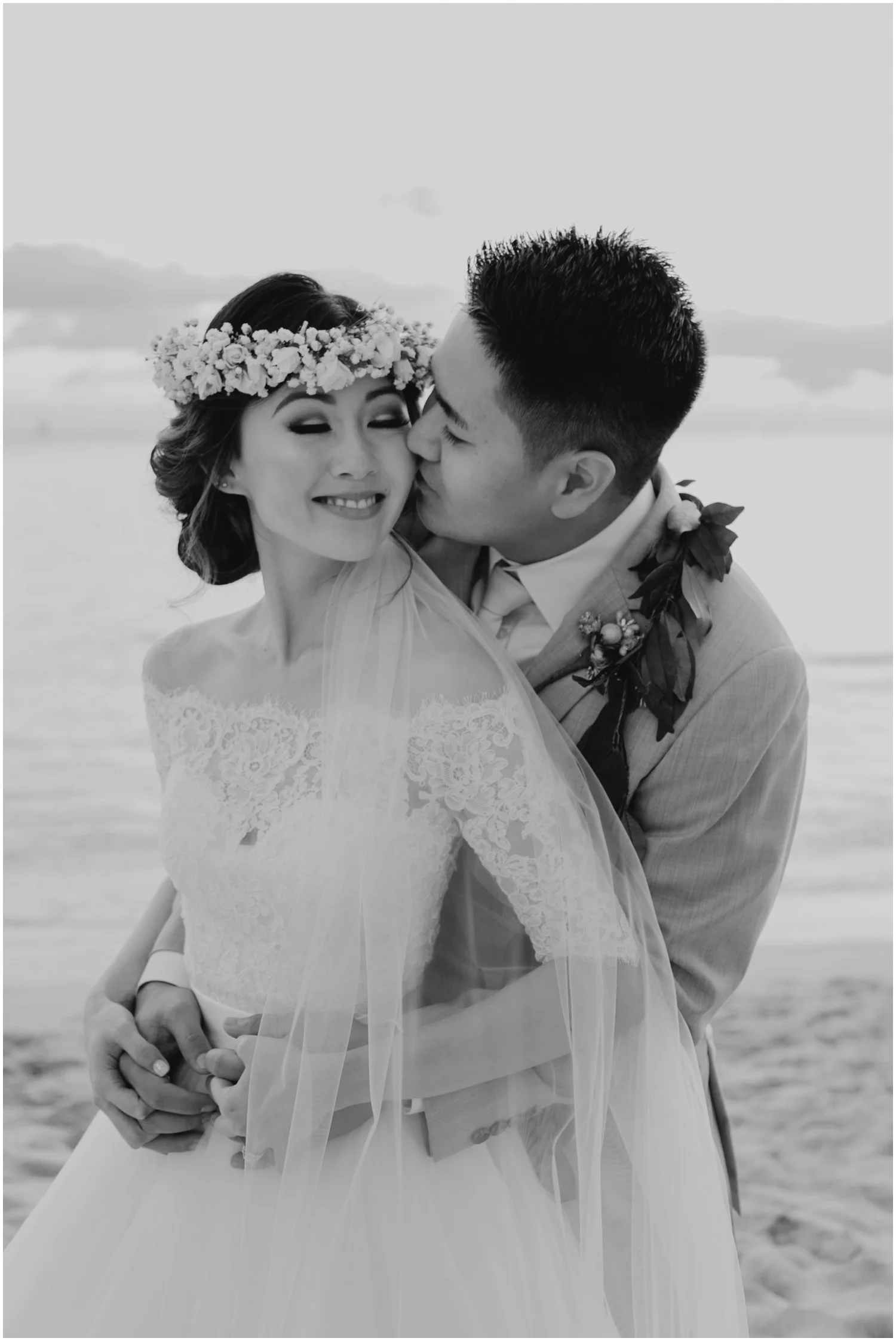 Honolulu Hawaii Wedding, Honolulu Hawaii Wedding Photographer, Cafe Julia Wedding in Hawaii, Hawaii Wedding Photographer, Hawaii Wedding Photos, Hawaii Elopement, Honolulu Photographer