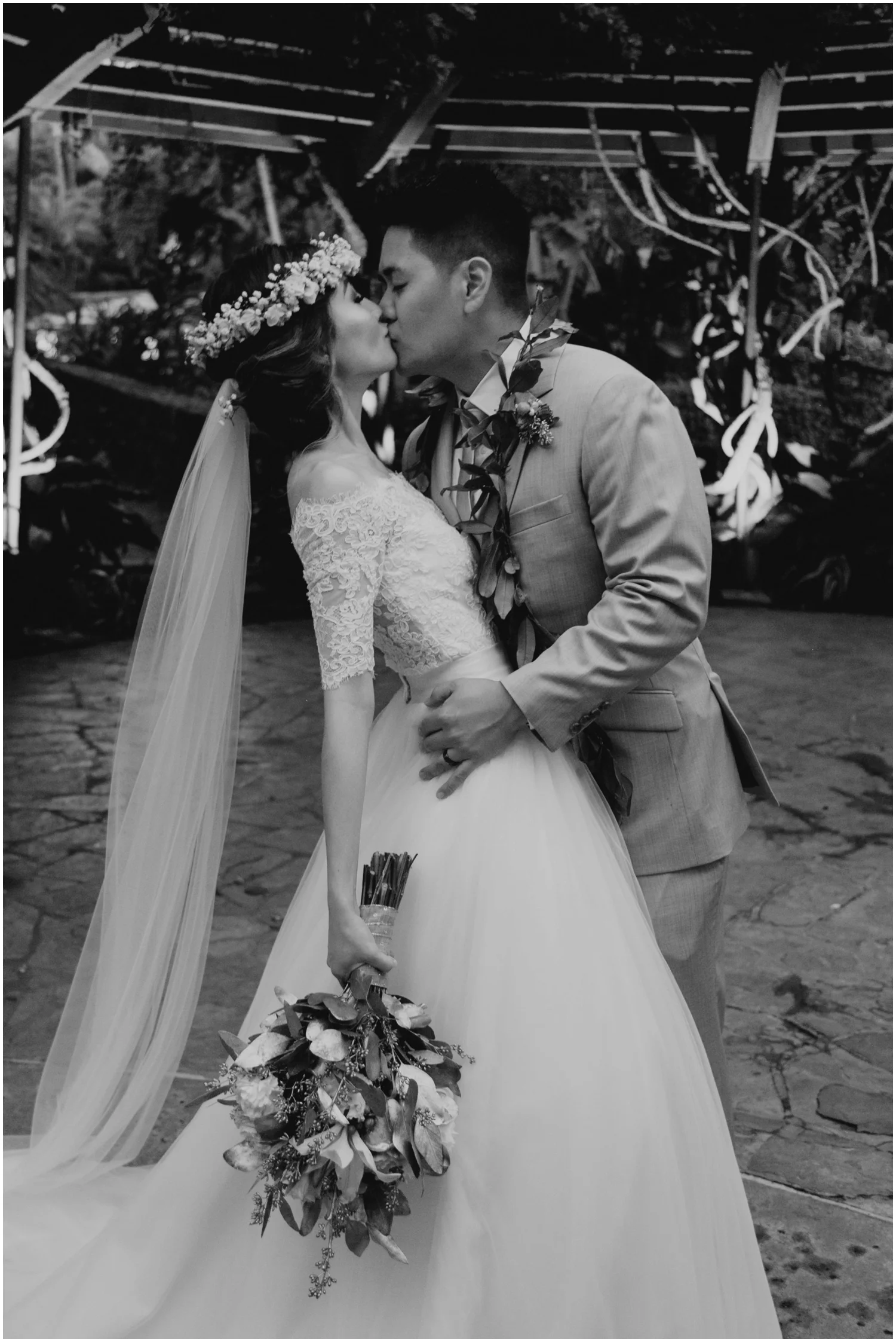 Honolulu Hawaii Wedding, Honolulu Hawaii Wedding Photographer, Cafe Julia Wedding in Hawaii, Hawaii Wedding Photographer, Hawaii Wedding Photos, Hawaii Elopement, Honolulu Photographer