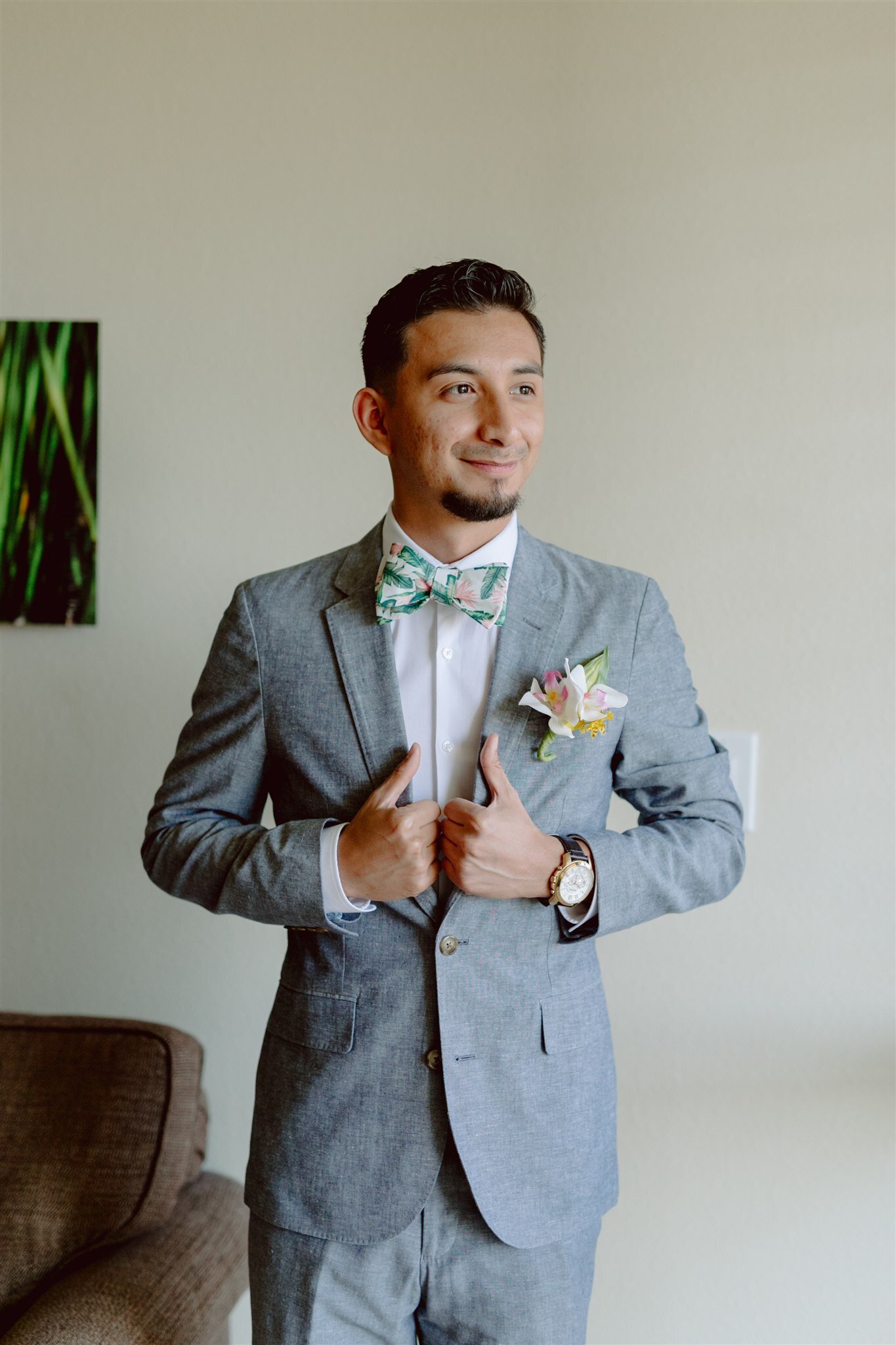 maui-wedding-groom-getting-ready-bow-tie-tropical