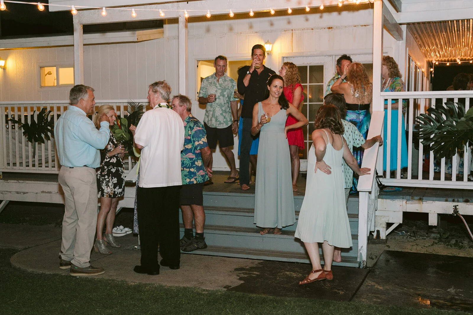 North-Shore-Hawaii-Mokuleia-Beach-House-Wedding-reception.jpg