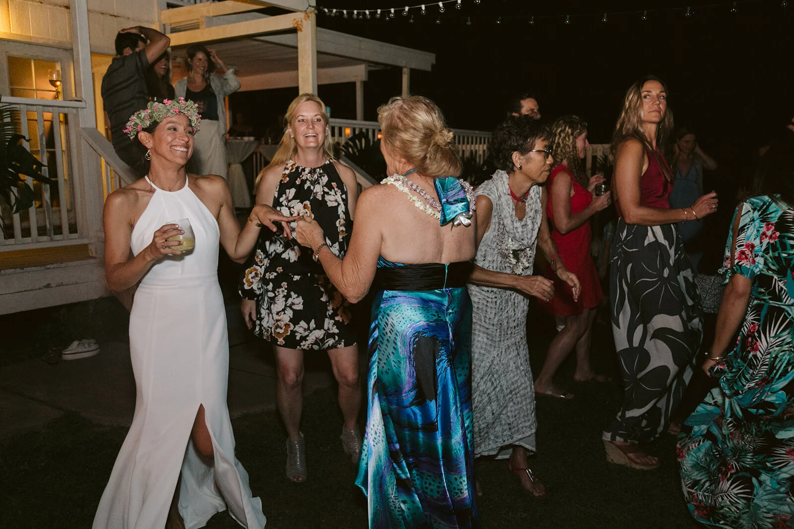 North-Shore-Hawaii-Mokuleia-Beach-House-Wedding.jpg