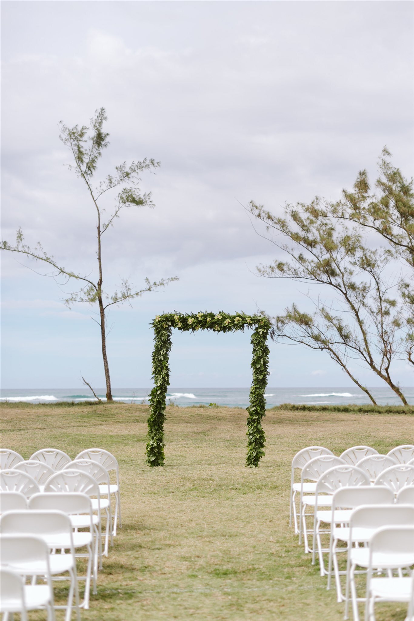 hawaii-polo-club-wedding-mokuleia-north-shore-ceremony-arch-arbor-