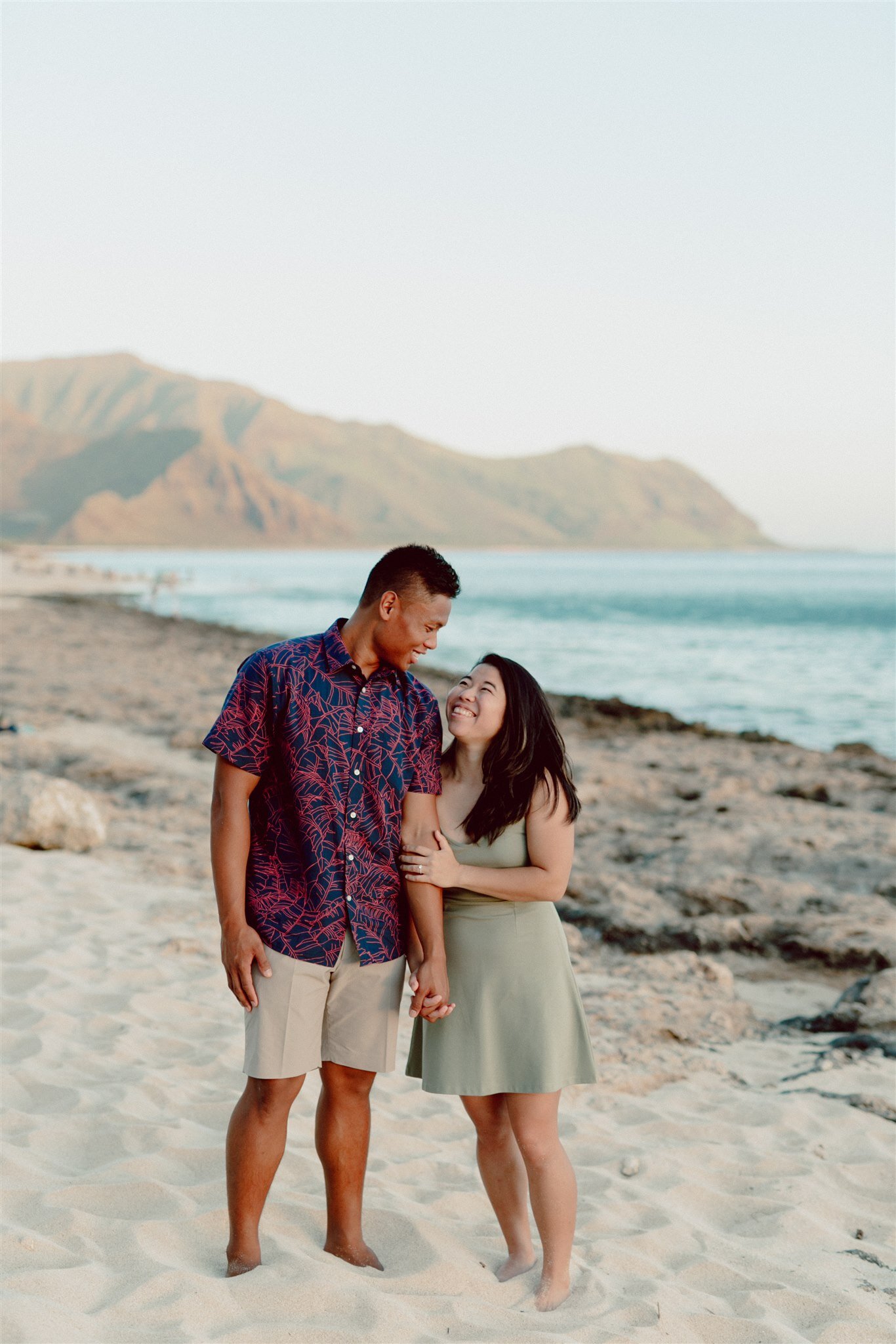 yokohama-bay-beach-hawaii-engagement-session-photographer