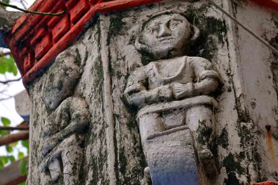 statue.jpg