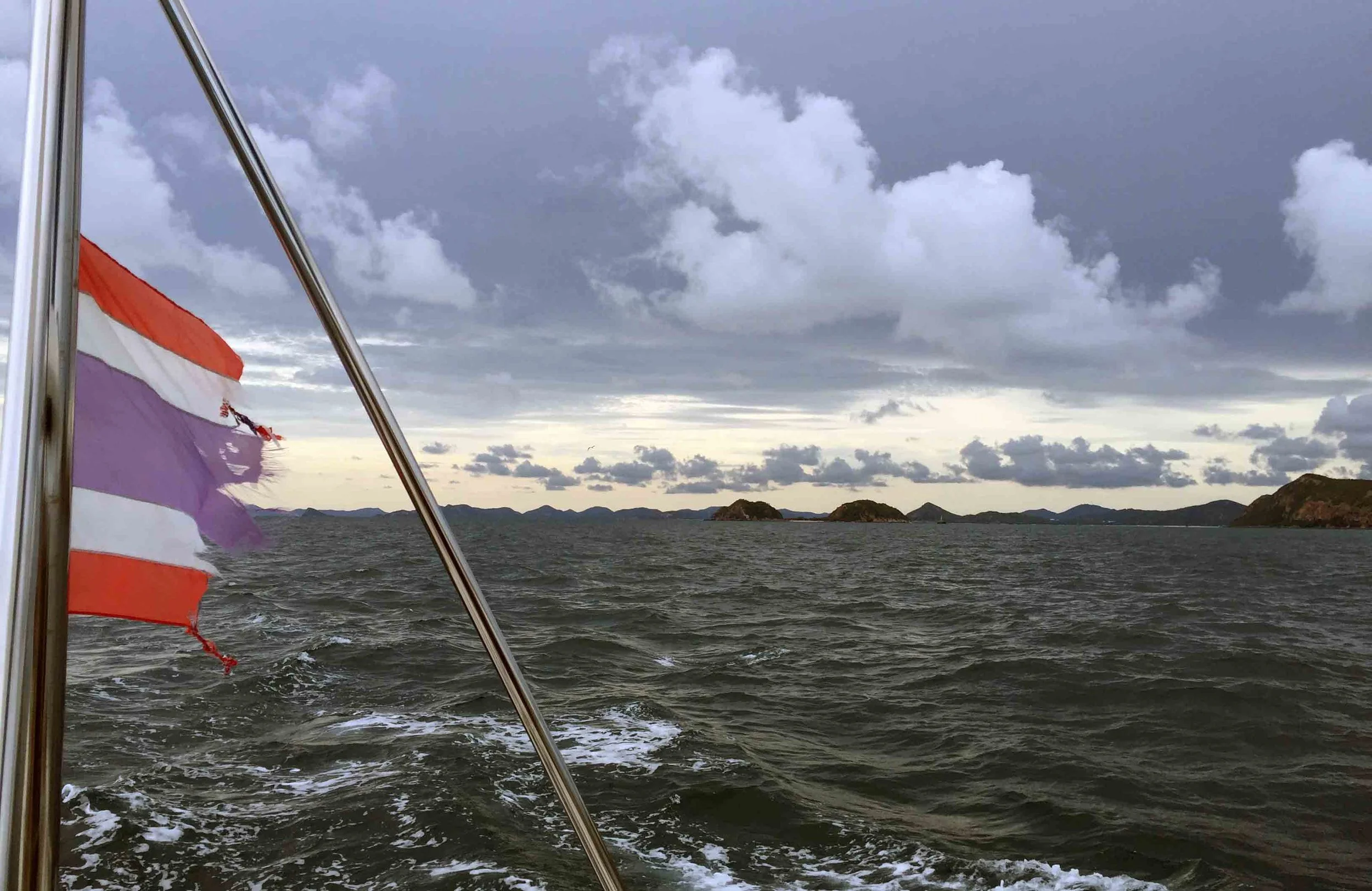 boat1.jpg