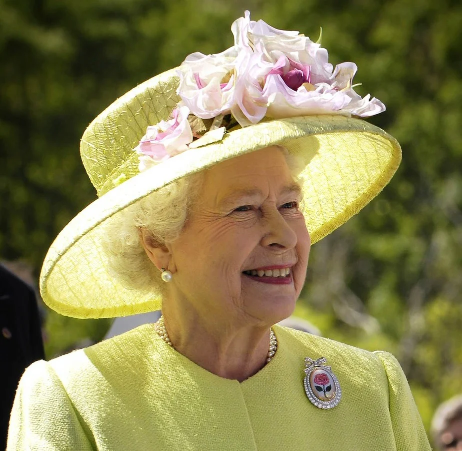  Queen Elizabeth II