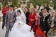 NelywedCouple Jean-Pierre Dalbéra.jpg