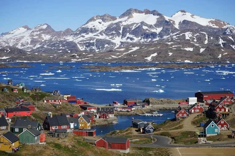 barni1-tasiilaq-892503_1920-768x512 Pixabay.jpg