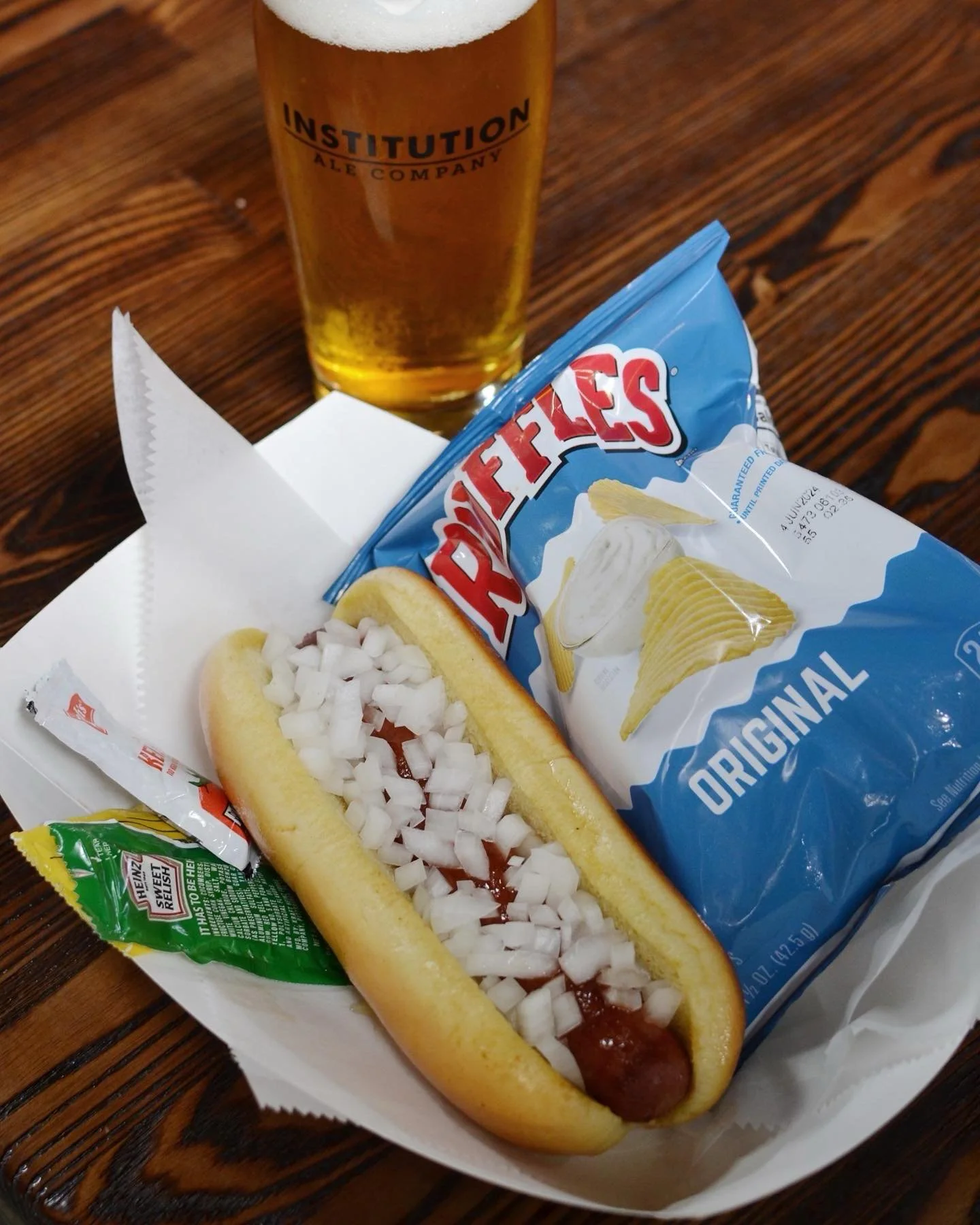 Dodgers baseball is back! And so is the Ballpark Combo, today at 5:30pm! Get a hot dog, chips and a beer 🌭🍺 during Dodger games (Mon&ndash;Thurs)!

Live music rolls right after with @milosledgemusic in the beer garden 6&ndash;9pm 🎶

#InstitutionAl