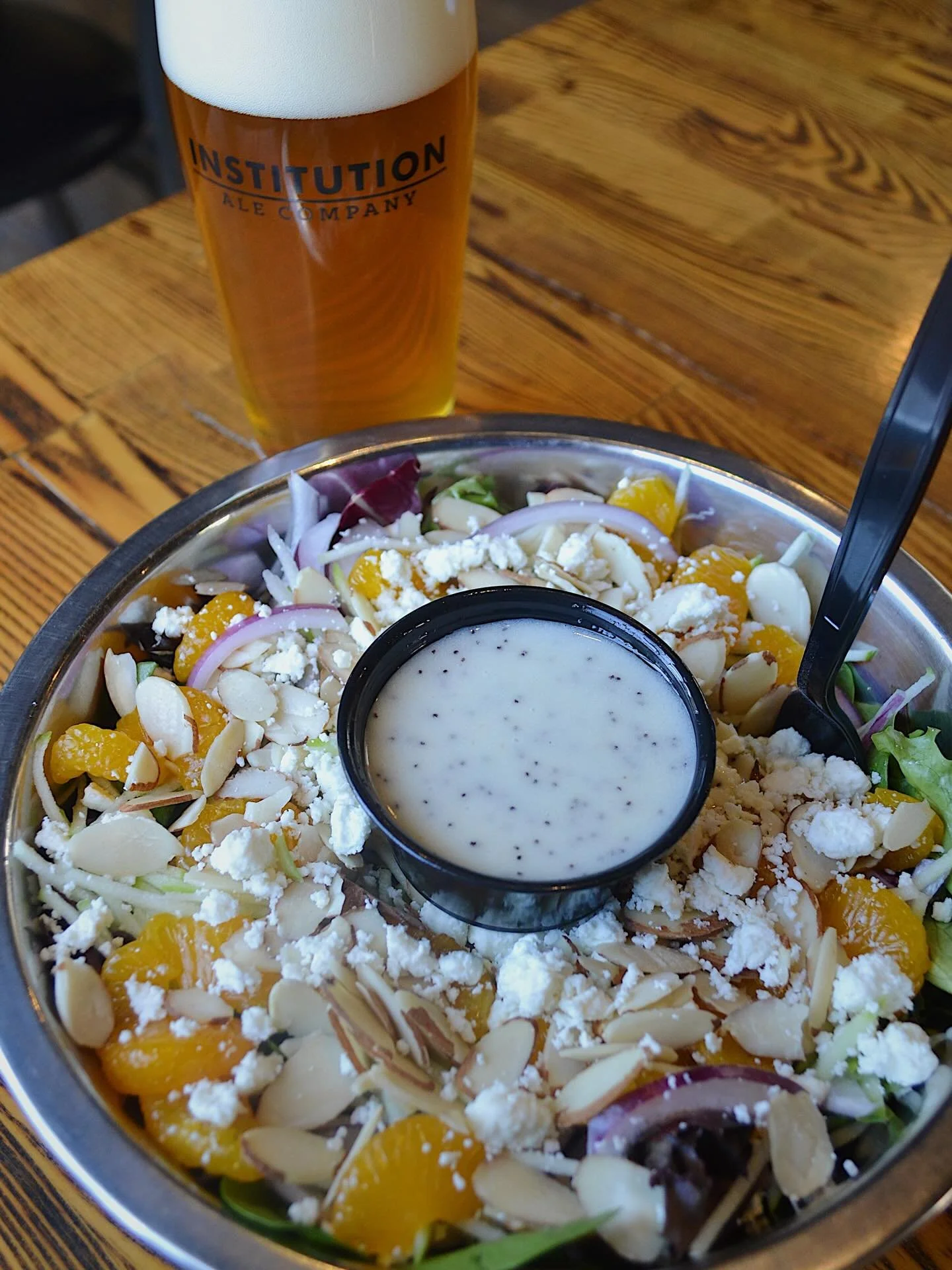 Beat the heat with a crisp salad and a cold beer. 🍻
Our Mandarin &amp; Feta Salad features spring mix, feta cheese, Granny Smith apples, red onion, sliced almonds, mandarin oranges, and a bright lemon poppyseed dressing.

#InstitutionAleCo #Institut