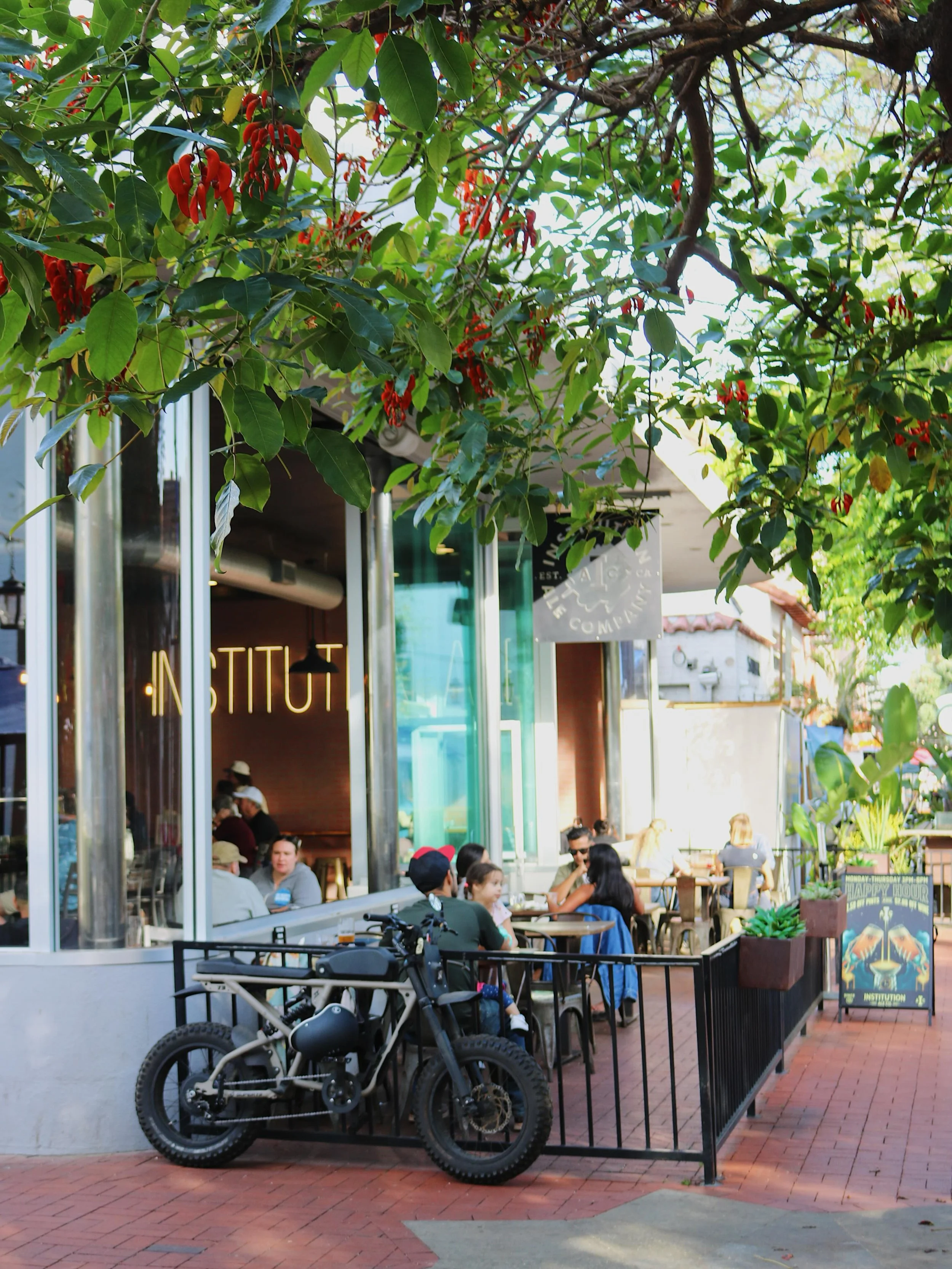 We made it to the weekend 🍻 Time to grab a pint, post up on the patio, and enjoy it! 

#InstitutionAleCoSb #StateStreet