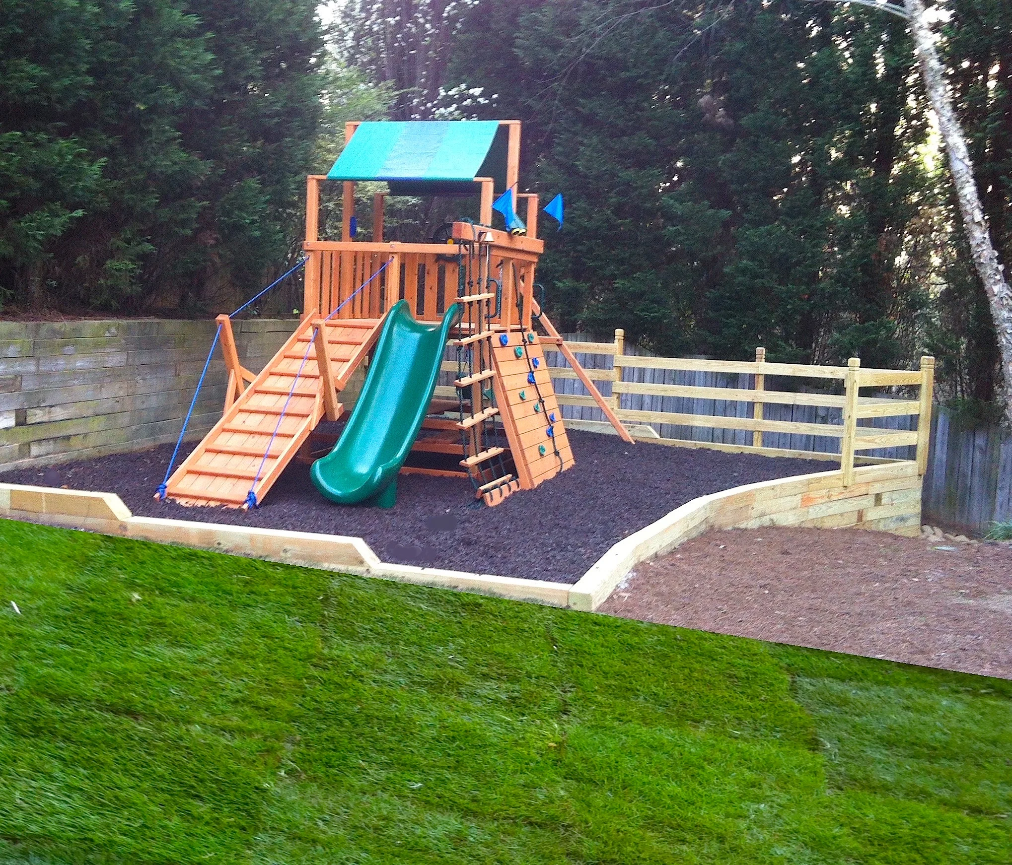 Playground 3 with Timber Wall & Rubber Mulch.JPG