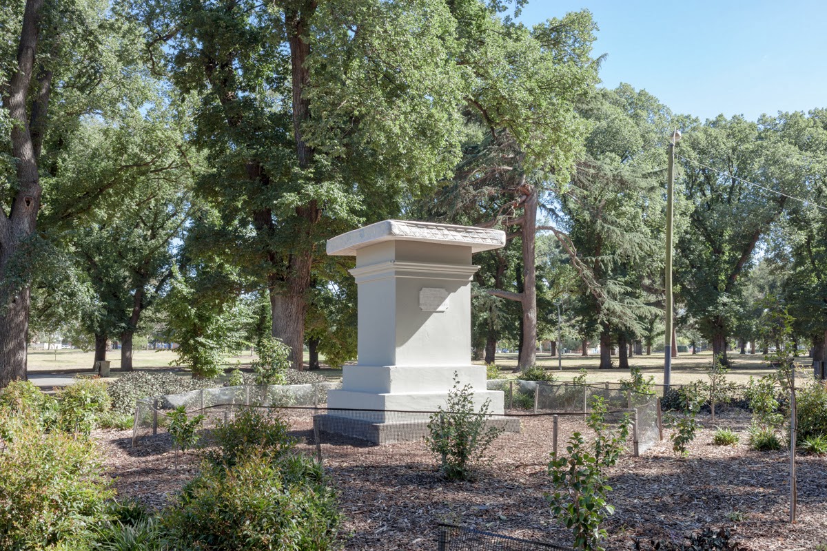 Queensize, 2013 - Sculptural Intervention