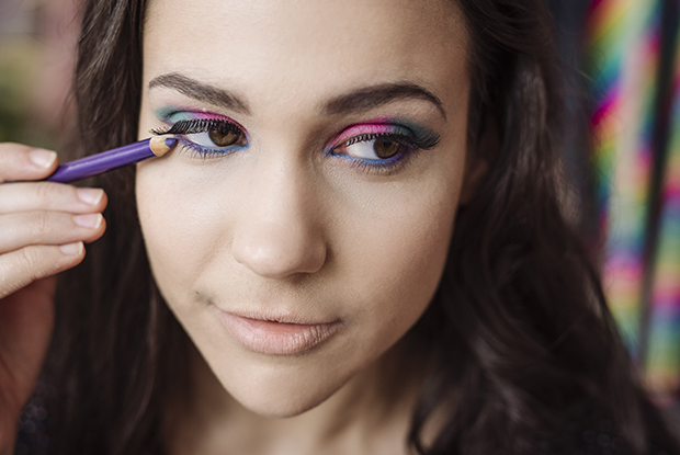 80s-makeup-step-6.png.pagespeed.ce.W8_dcDA1Bn.png