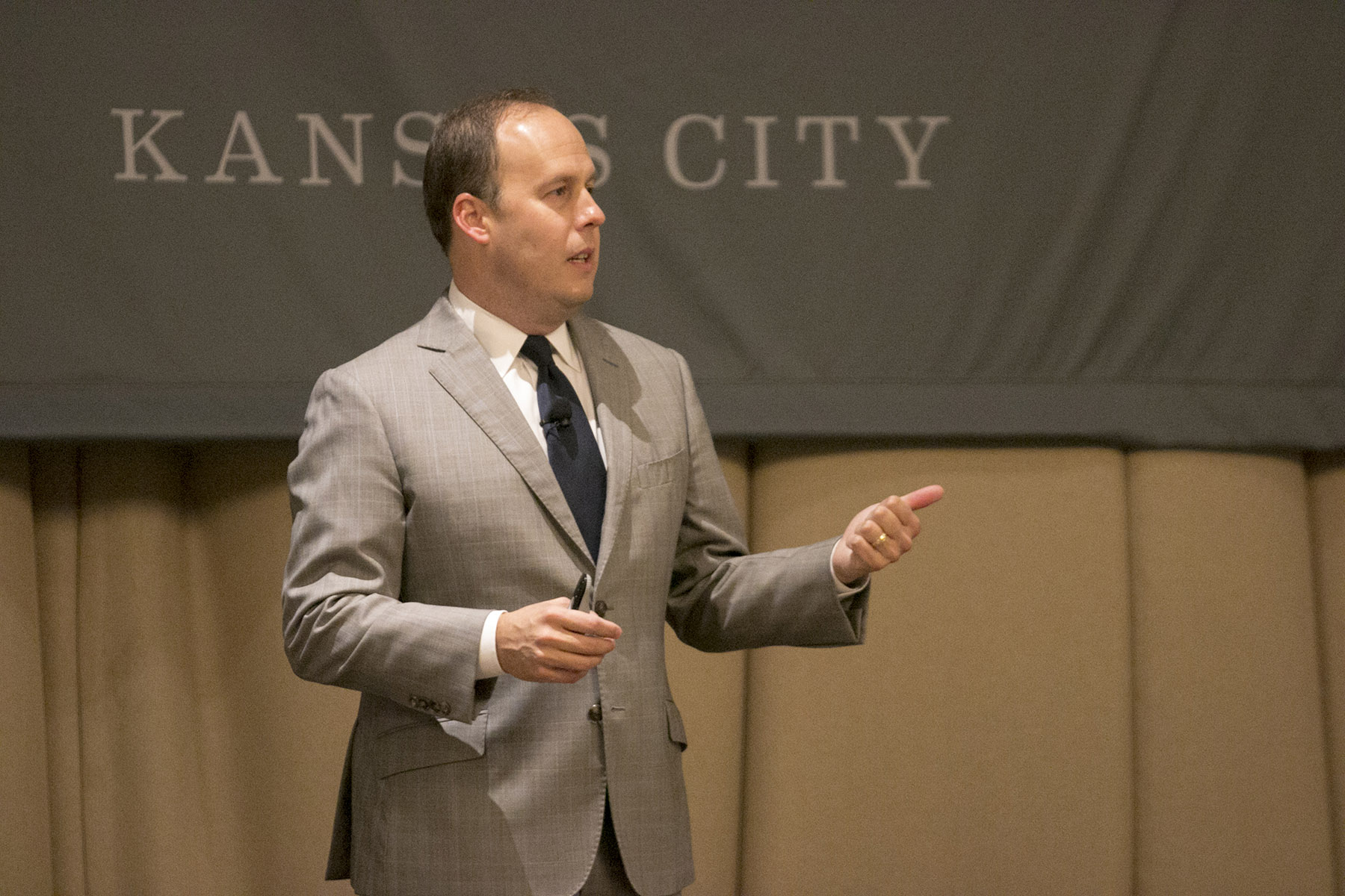 CALS Monday morning opening speaker was Leadership author & guru Jeremie Kubicek.