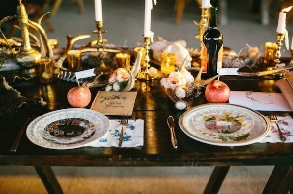  Love the use of the gold antlers on this gorgeous  wedding  table!&nbsp; 