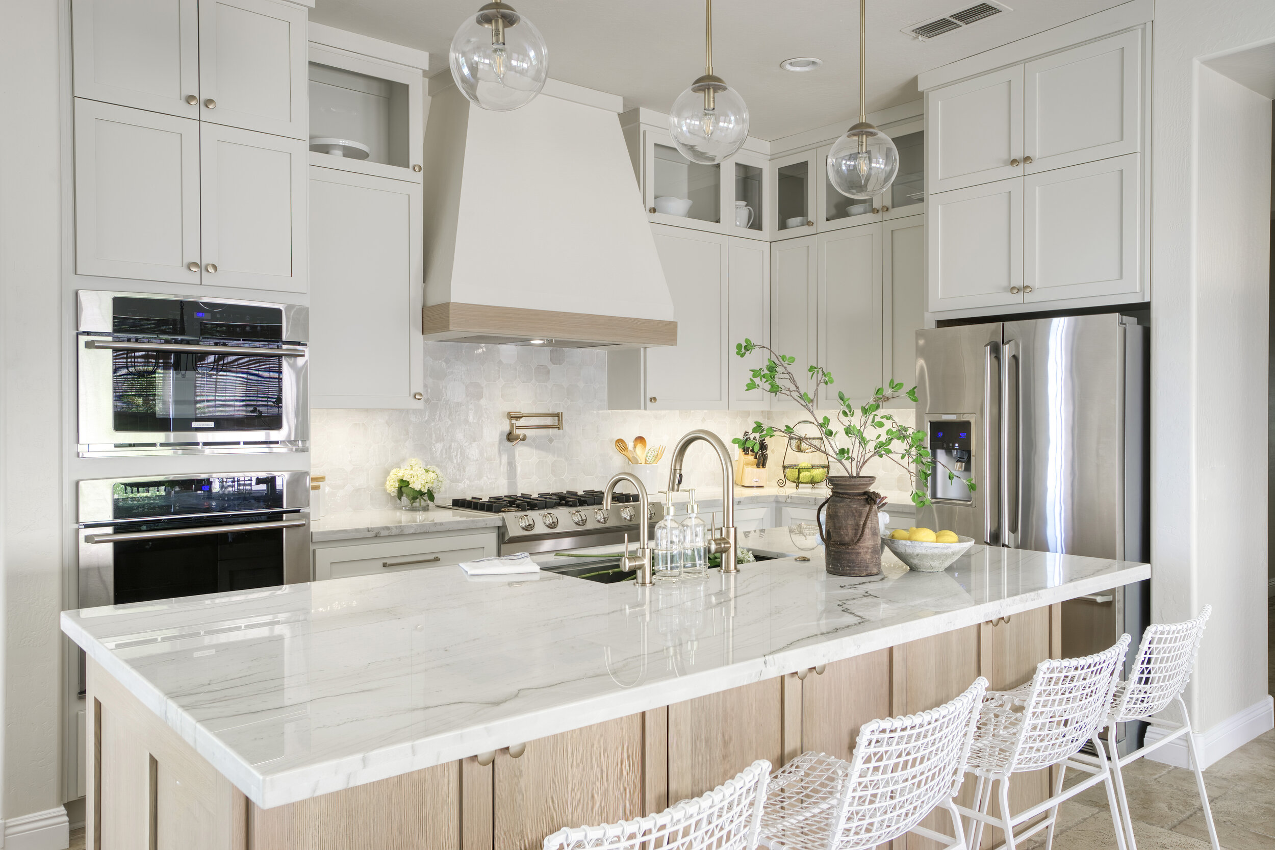 Bright + Neutral Kitchen Design with Warm Wood Toned Island. — Smith  Reynolds - Interiors + Design