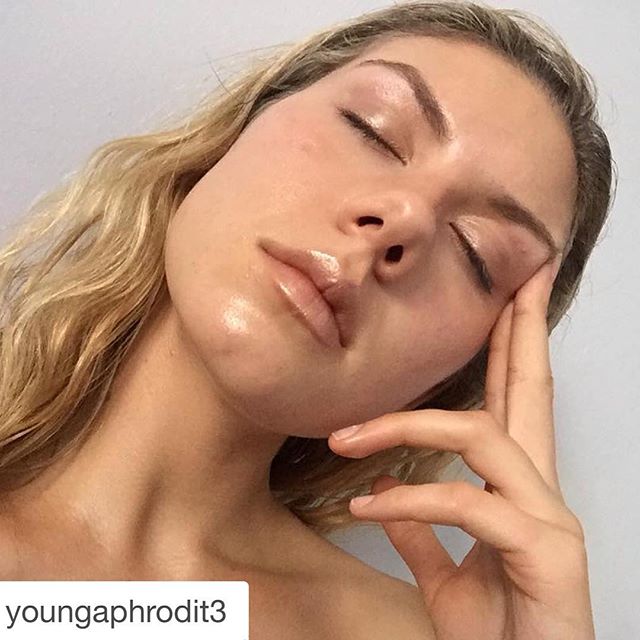 #Repost @youngaphrodit3 with @repostapp.
・・・
When you're greasy &amp; have a weird nose, but it's okay because you love yourself. 
#vscocam