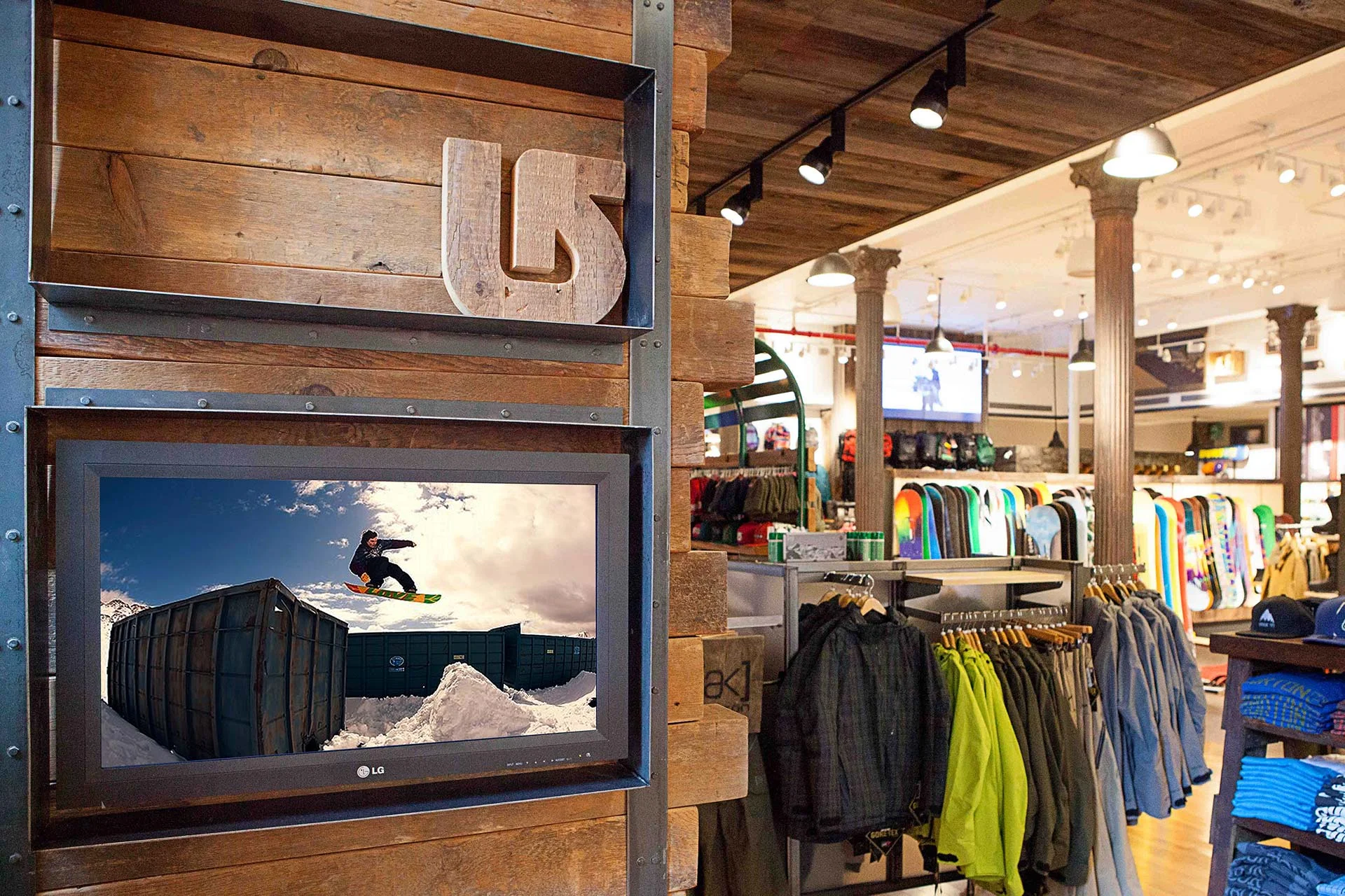 121022_burton_0583_final.jpg