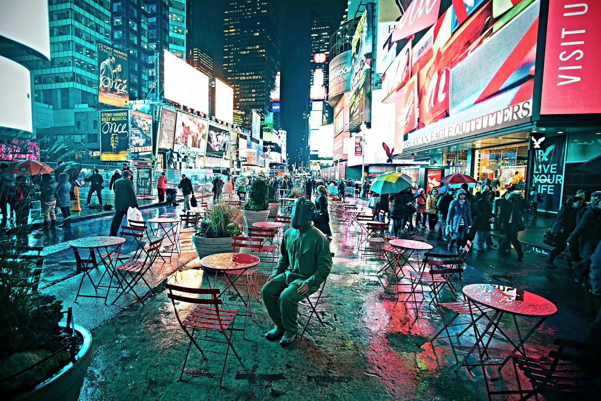 guy_crash_nyc_2.jpg