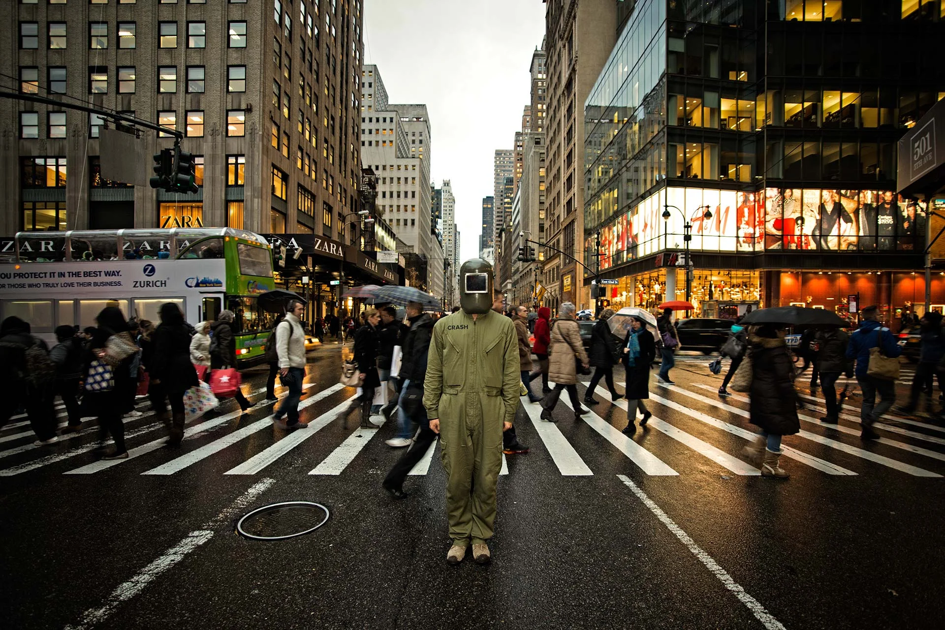 guy_crash_nyc_6.jpg