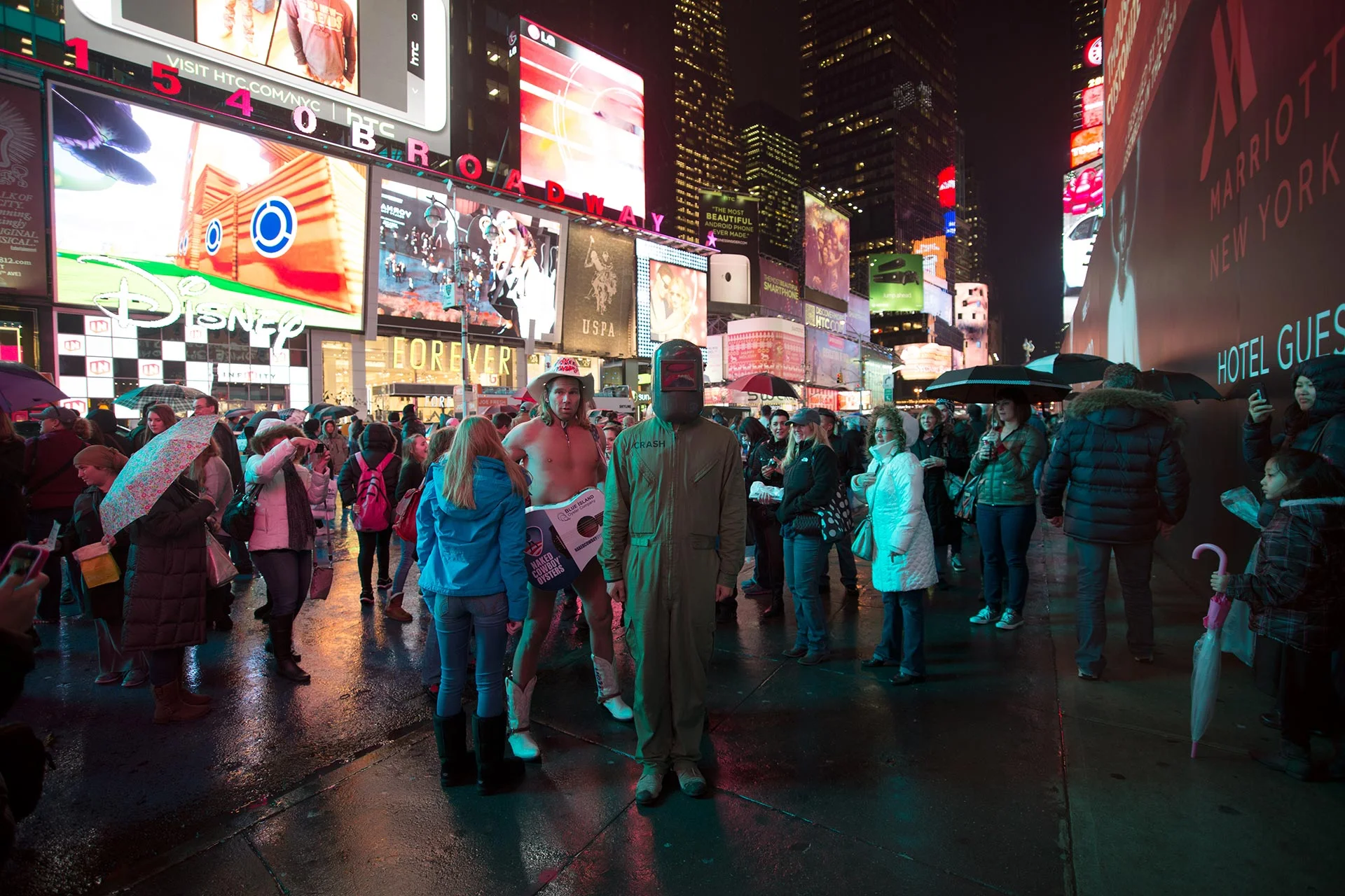 guy_crash_nyc_13.jpg