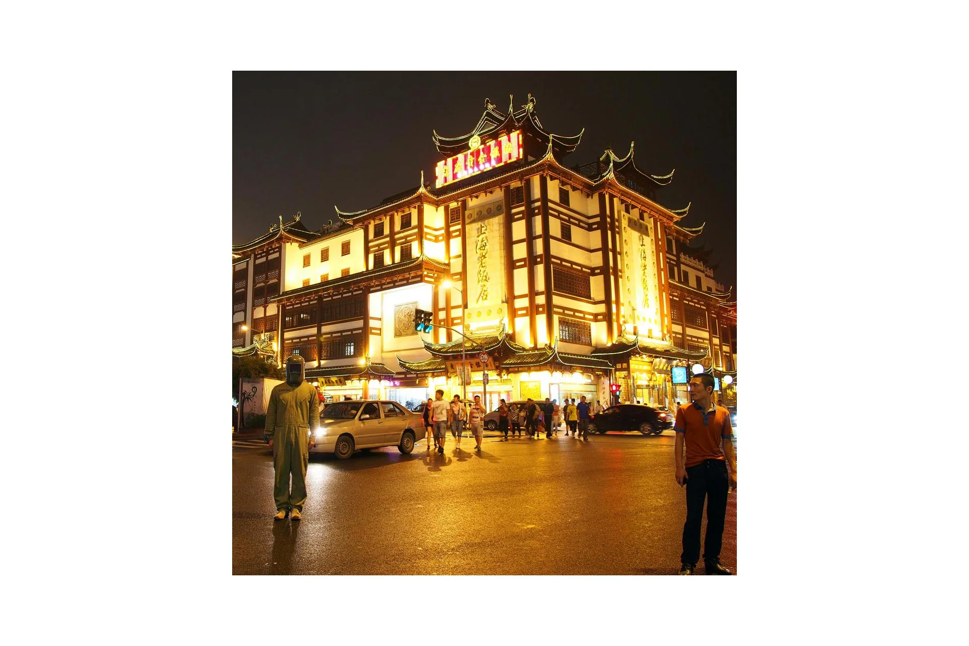guy_crash_shanghai_9.jpg