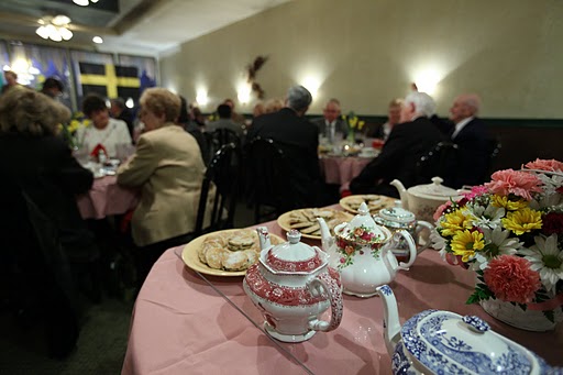  Freshly brewed tea and Welsh cookies are always a hit with the dinner guests.