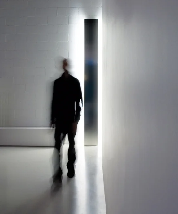 banner-floor-lamp-davide-groppi.jpg