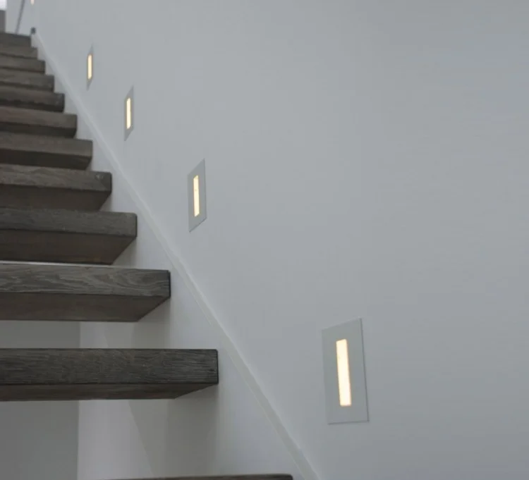 buco-p-lampada-da-soffitto-ad-incasso-davide-groppi-scale-750x750.jpg