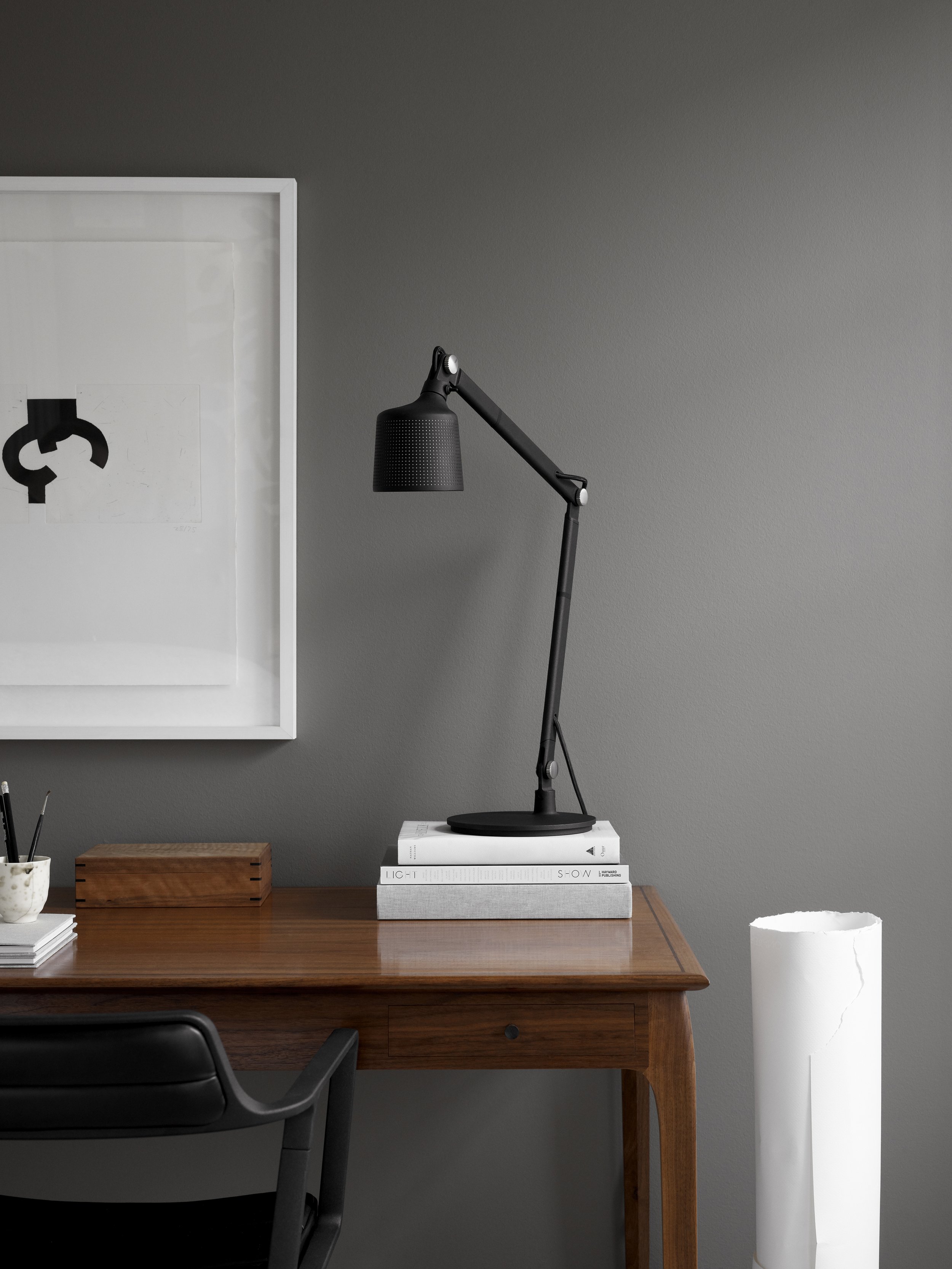 vipp521-desk-lamp-jette-01-OFF-low.jpg