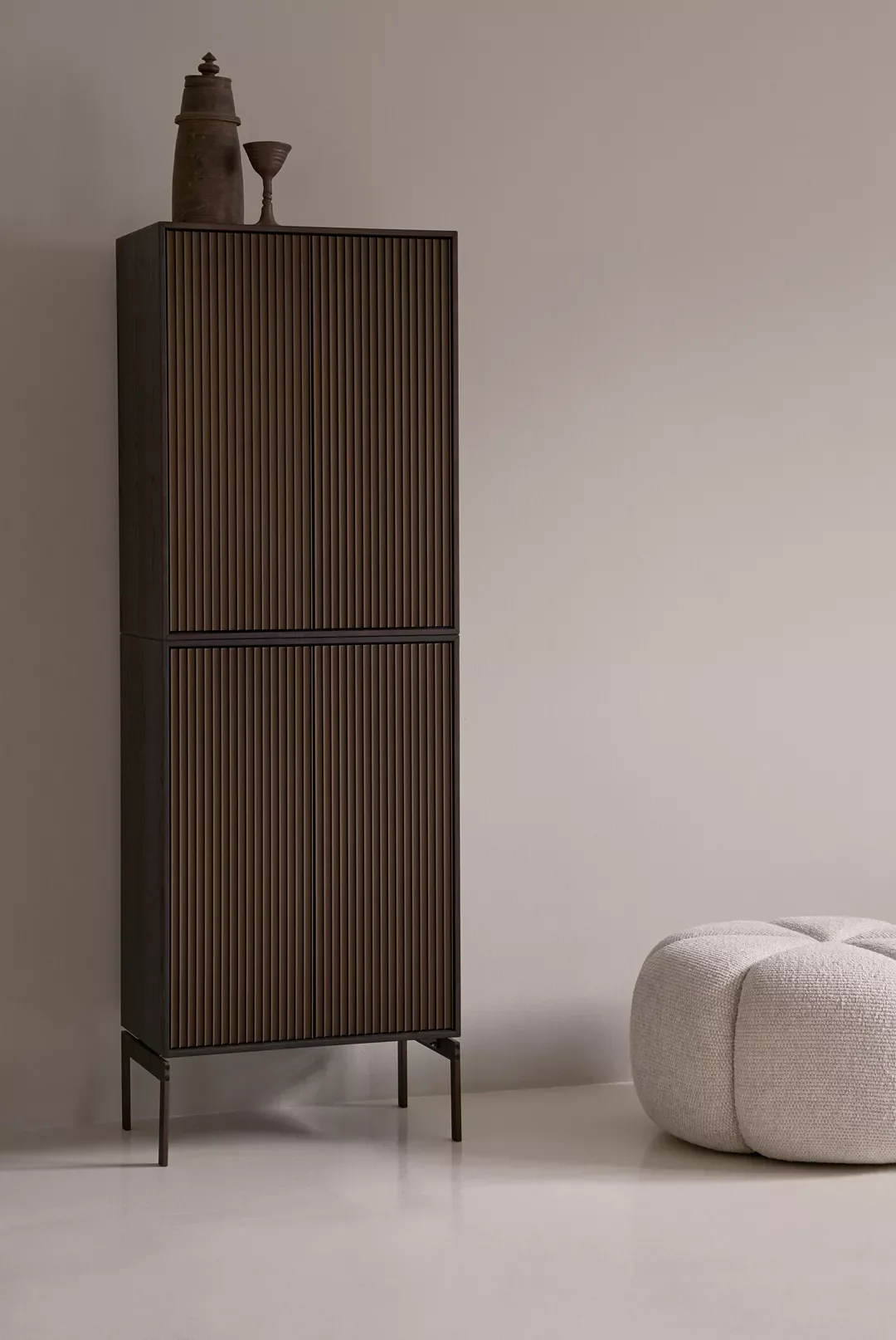 vipp-675-cabinet-system-darkoak-07.jpg.webp