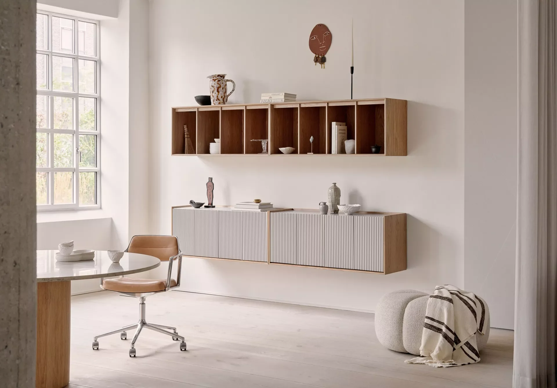 vipp-675-cabinet-system-lightoak-04.jpg.webp