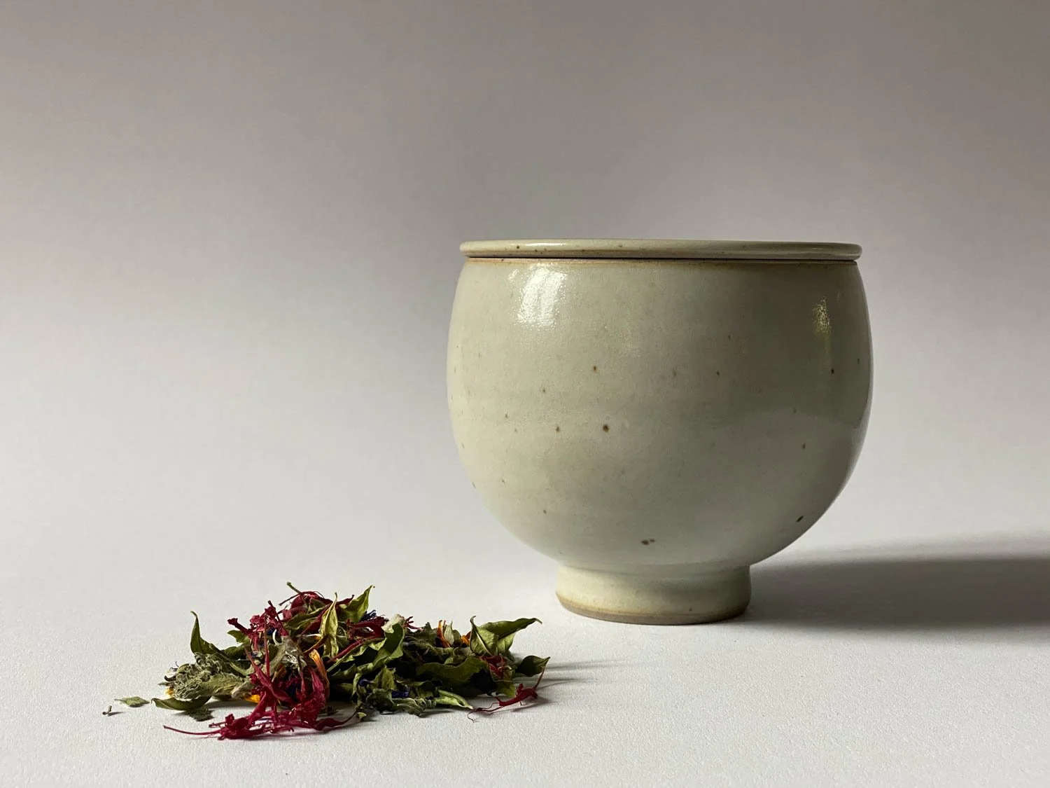 Deckeldose – Lidded pot — RAUM 49