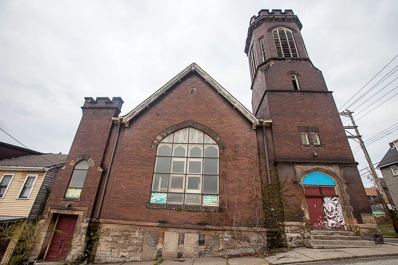 The building as seen from Jones Street. ( photo : Tod Seelie)