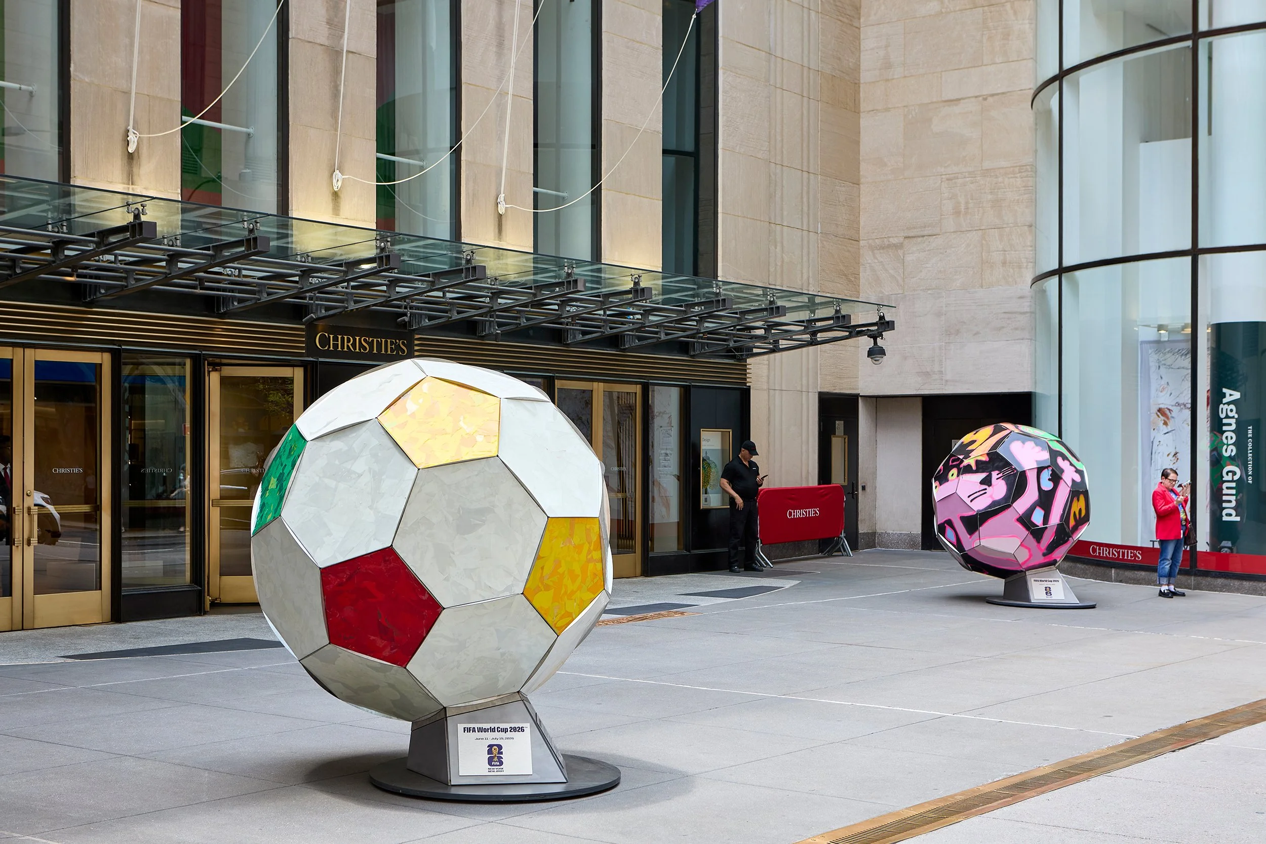 0_Hank Willis Thomas and Katherine Bernhardt at Rockefeller Center (Courtesy ARTS 14C and David Zwirner, photo by Megan Maloy).jpg