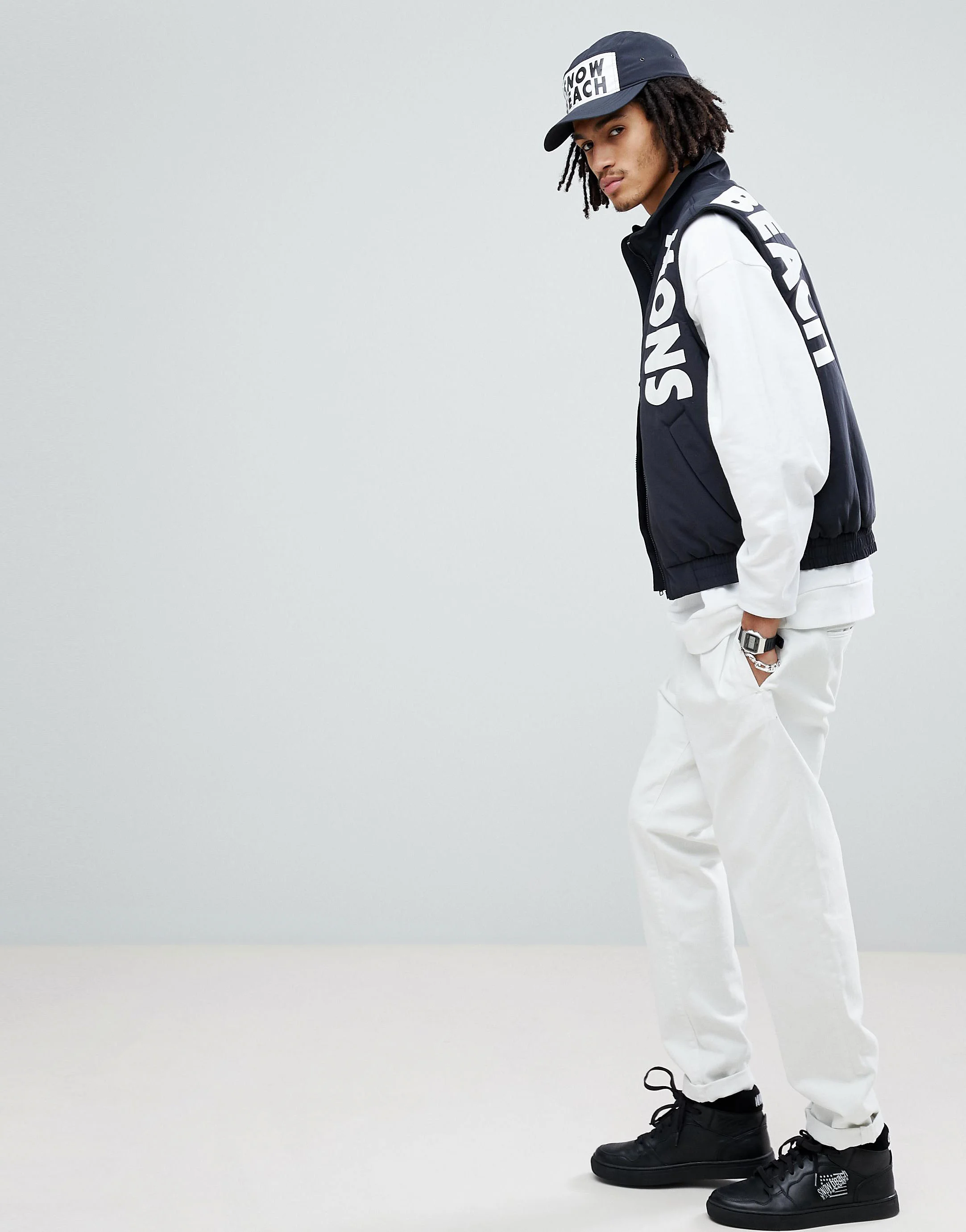 1220742_BK1_Model_2.jpg
