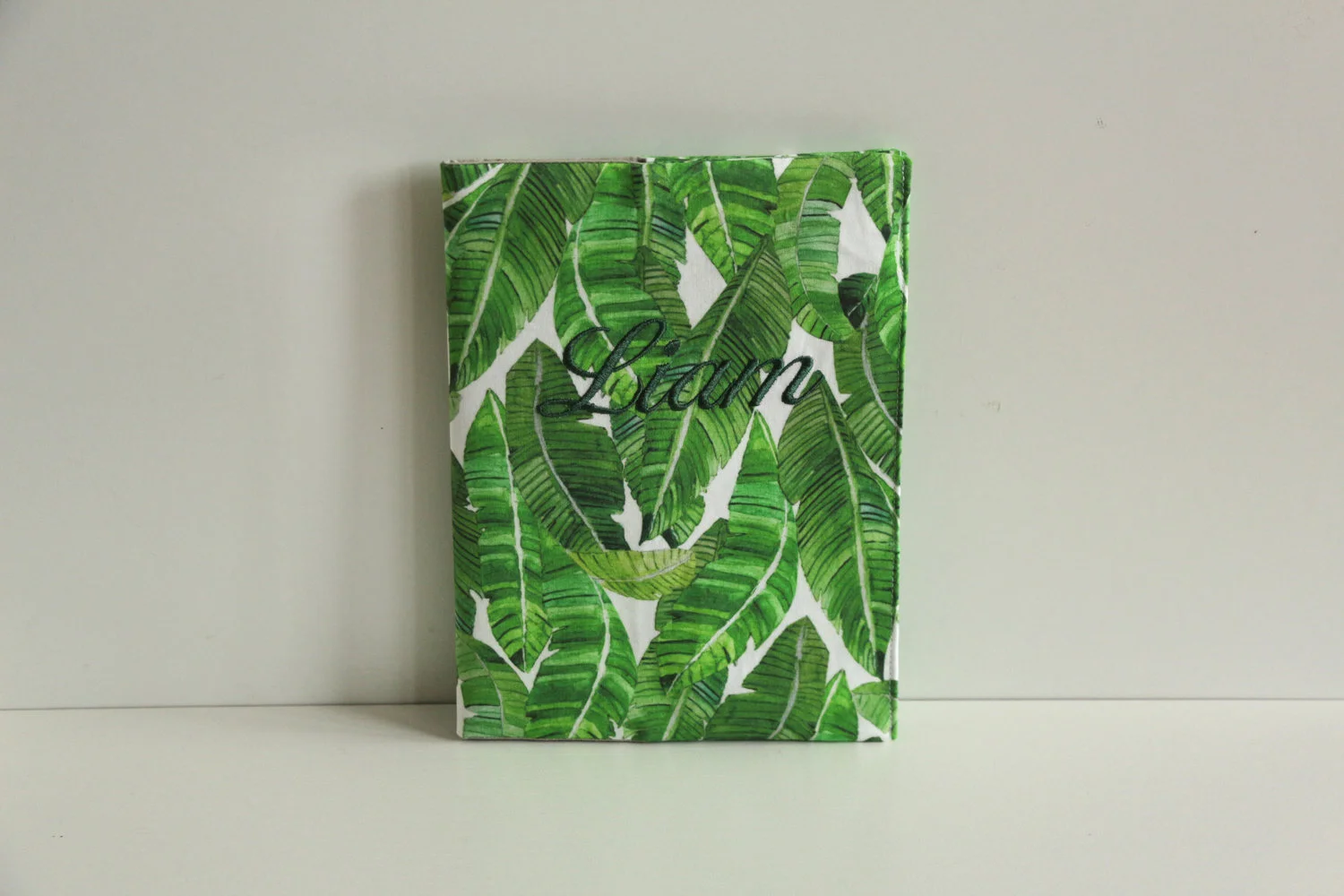 Heatlh_carnet_protector_green_palm.jpg