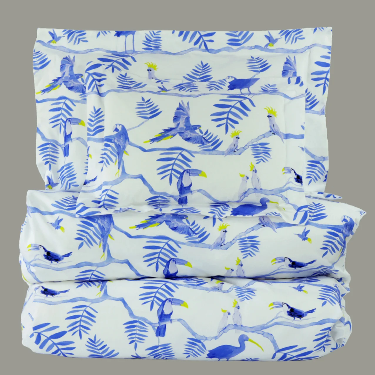 Be_linen_set_blue and white toucan.jpg