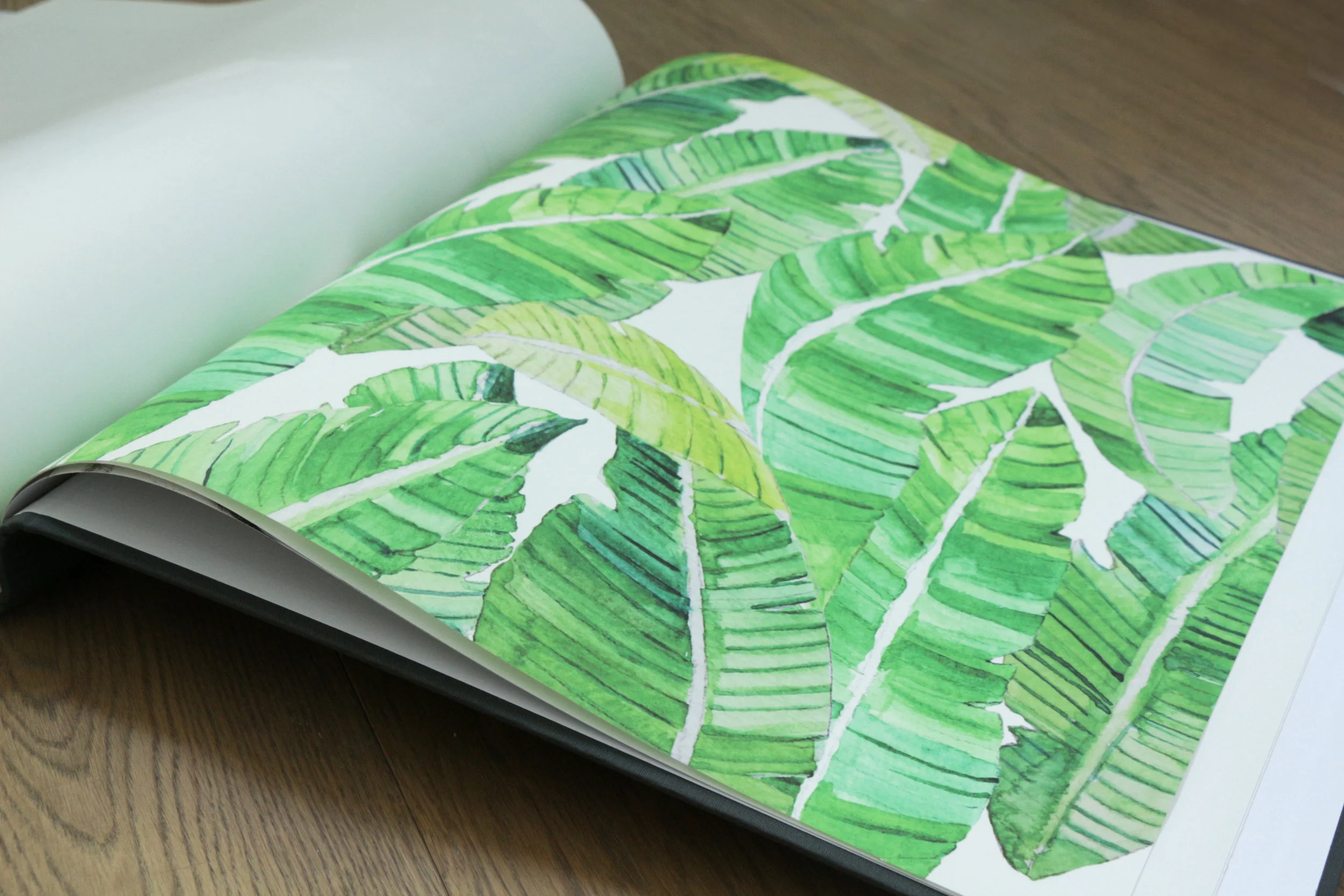 Wallpaper_sample_Green_palm.jpg
