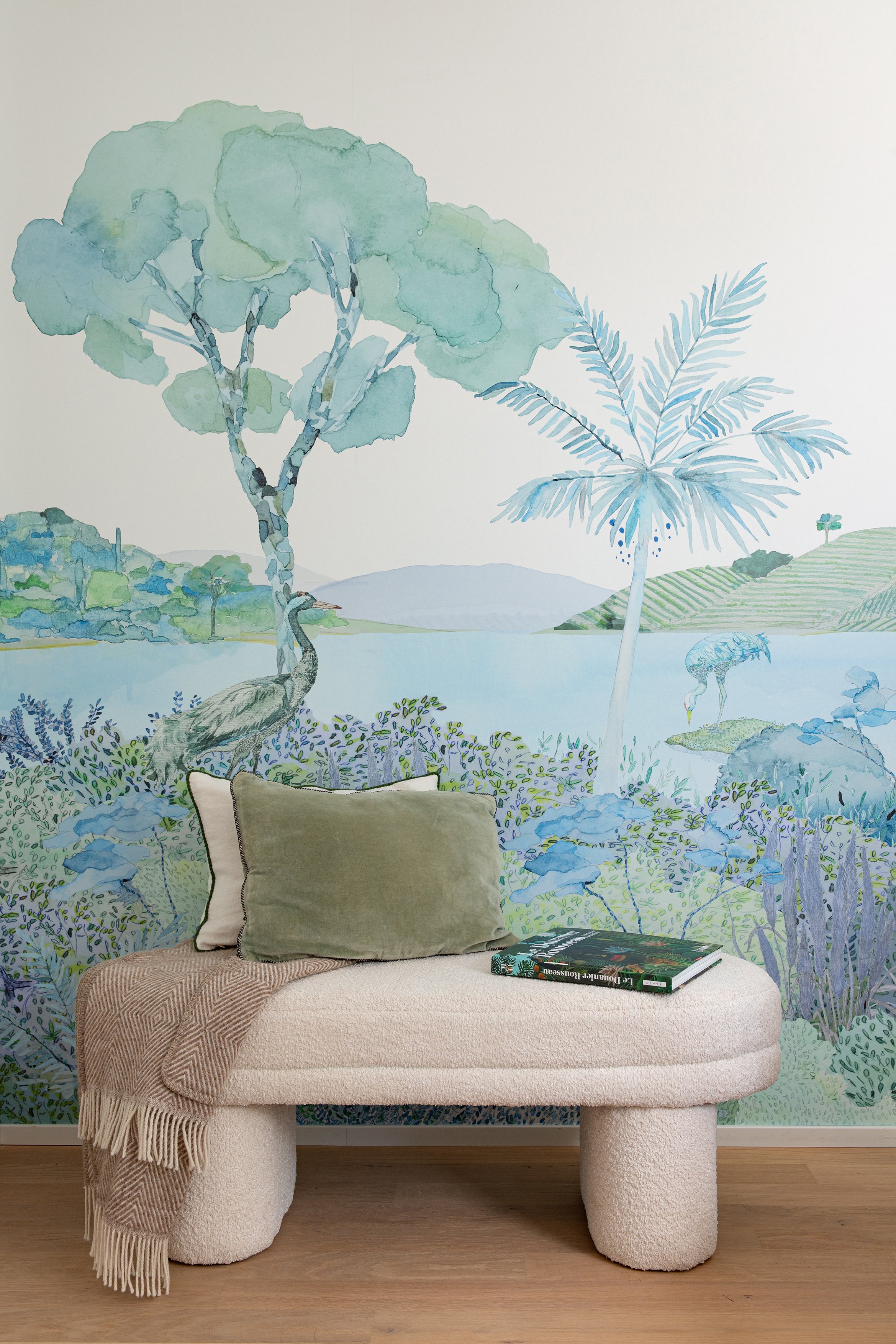 LAGUNA_Kariokas_Wallpaper_Panoramic_Blue_White_Birds_Hall.jpg