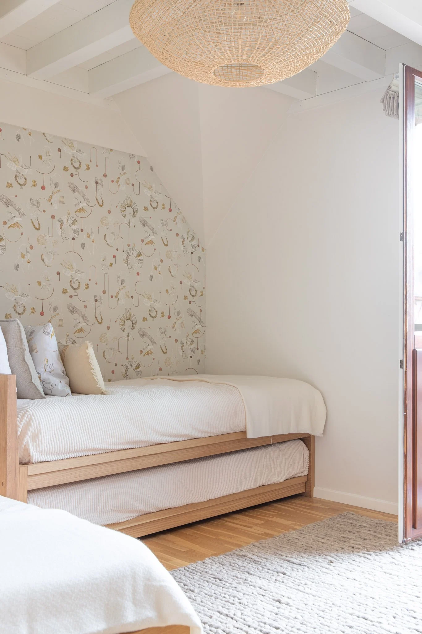 CINCO_Kariokas_Wallpaper_Light_Beige_Constellation_Bedroom.jpg