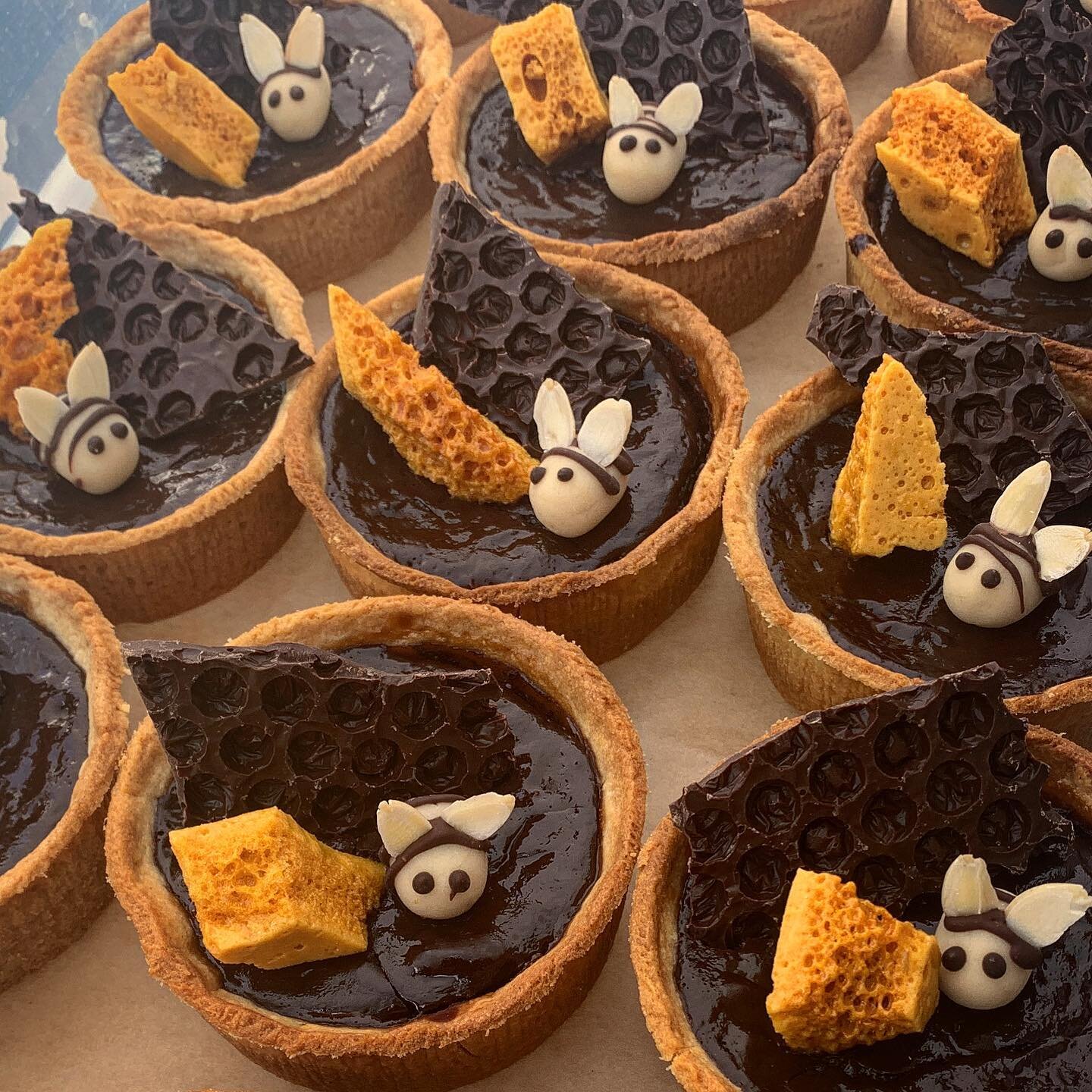 After a long day of making and jarring marmalade, I am in total need of something satisfyingly decadent, like one of these rich millionaire tarts, with a good blob of creme fraiche! #chocolate #caramel #honeycomb #bee #tart #pastry #fun