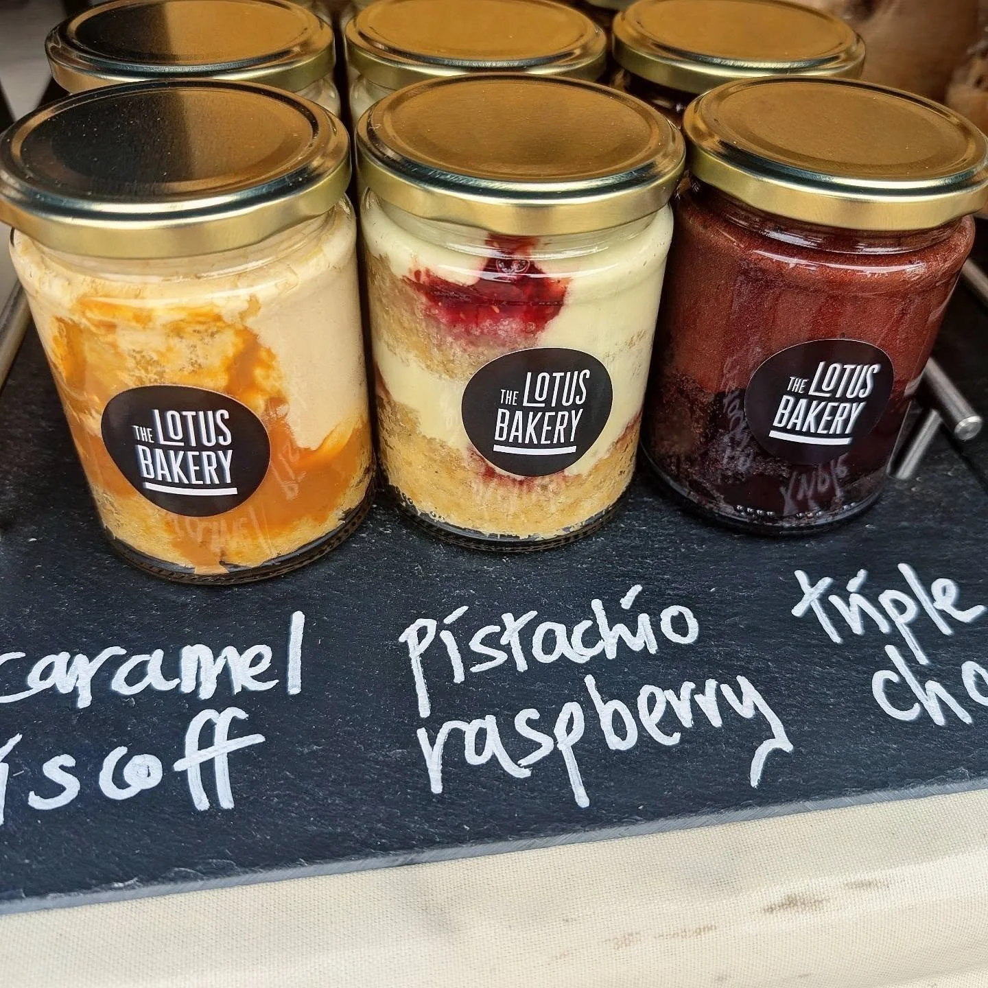 Pistachio raspberry sold out tho 🥳 usually it's the caramel biscoff that goes first. But my choice would be the edible choc chip cookie dough, because COOKIE DOUGH all day obvs. Oh and the triple choc cake jar is toddler-approved 😂 it's so damn ric
