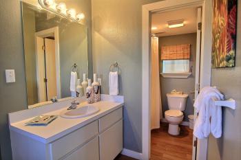 Vanity, Bathroom & Shower/Bath